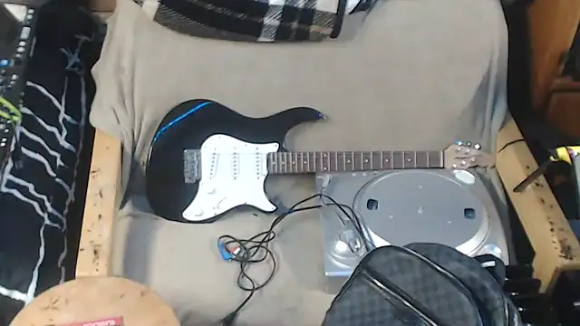 tongueispowerr6d9 online show from March 10, 11:43 pm