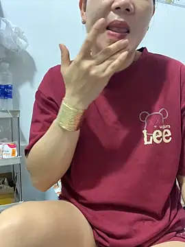 Snapshot of Baby-bigtits chatting on October 13, 11:49 pm Baby-bigtits online show from October 13, 11:49 pm