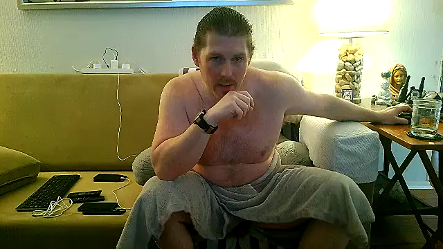Snapshot of Rock_Pierce chatting on June 30, 4:08 pm Rock Pierce online show from June 30, 4:08 pm