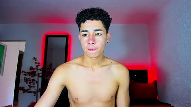 Snapshot of DavidfullOFlove chatting on December 9, 2:17 pm DavidfullOFlove online show from December 9, 2:17 pm