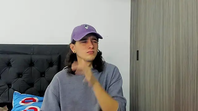 Snapshot of alex_connorr chatting on January 4, 5:26 pm alex connorr online show from January 4, 5:26 pm