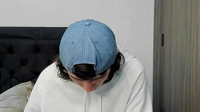 Snapshot of alex_connorr chatting on January 7, 5:42 pm alex connorr online show from January 7, 5:42 pm