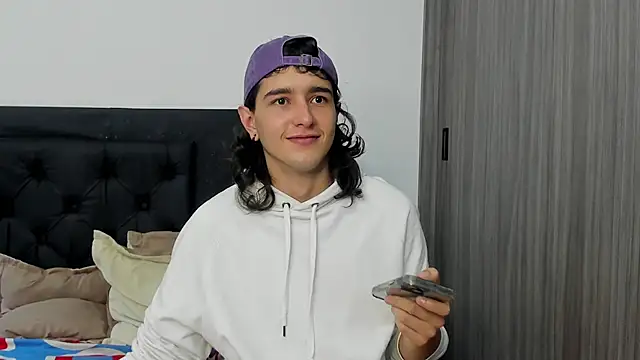 Snapshot of alex_connorr chatting on January 8, 6:41 pm alex connorr online show from January 8, 6:41 pm