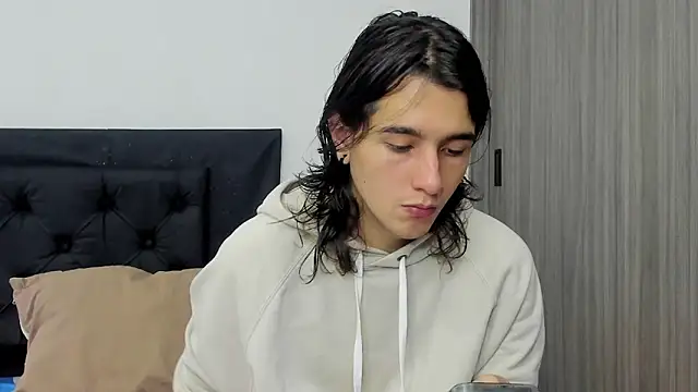 Snapshot of alex_connorr chatting on January 9, 5:54 pm alex connorr online show from January 9, 5:54 pm