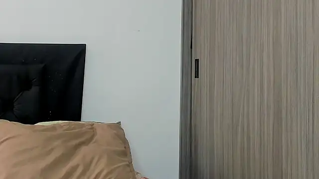 Snapshot of alex_connorr chatting on January 28, 2:31 pm alex connorr online show from January 28, 2:31 pm