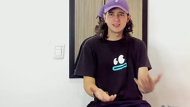 Snapshot of alex_connorr chatting on January 29, 3:58 pm alex connorr online show from January 29, 3:58 pm