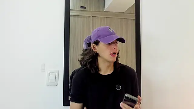 Snapshot of alex_connorr chatting on January 31, 3:22 pm alex connorr online show from January 31, 3:22 pm