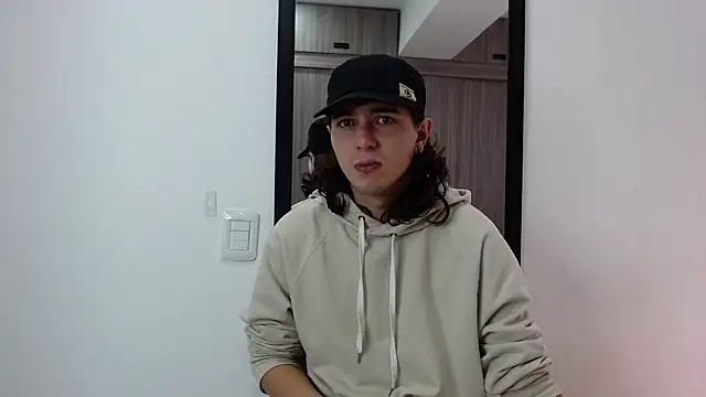 Snapshot of alex_connorr chatting on February 8, 3:00 pm alex connorr online show from February 8, 3:00 pm