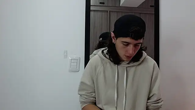 Snapshot of alex_connorr chatting on February 10, 2:26 pm alex connorr online show from February 10, 2:26 pm