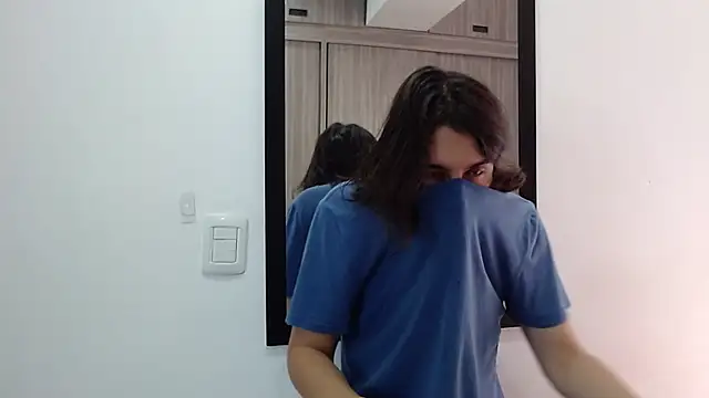 Snapshot of alex_connorr chatting on February 12, 3:27 pm alex connorr online show from February 12, 3:27 pm