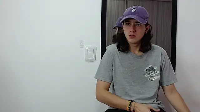 Snapshot of alex_connorr chatting on February 14, 8:37 pm alex connorr online show from February 14, 8:37 pm