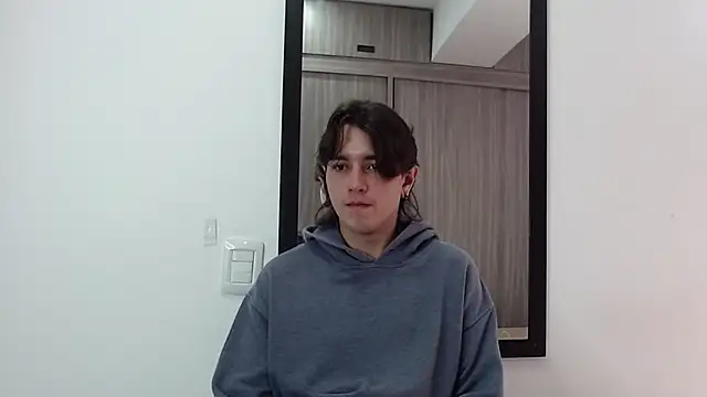 Snapshot of alex_connorr chatting on February 19, 4:00 pm alex connorr online show from February 19, 4:00 pm