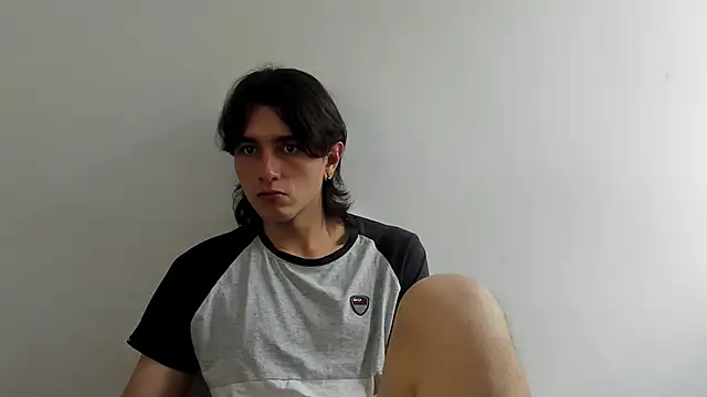 Snapshot of alex_connorr chatting on March 21, 5:56 pm alex connorr online show from March 21, 5:56 pm