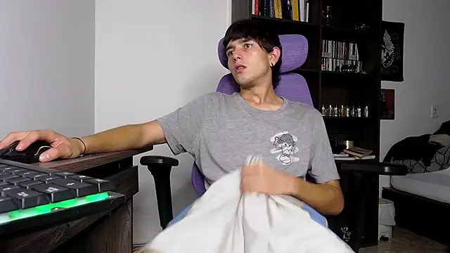 alex connorr online show from November 7, 3:39 am