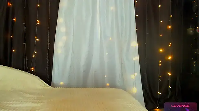 Snapshot of Adriana_Sweet_24 chatting on June 27, 8:41 am Adriana Sweet 24 online show from June 27, 8:41 am