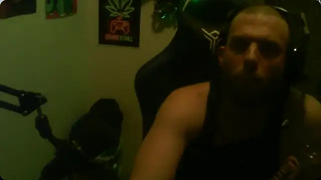 Snapshot of GeneralXMillyX chatting on October 14, 7:20 am GeneralXMillyX online show from October 14, 7:20 am