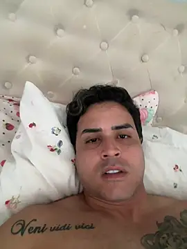 Snapshot of casalhot69 chatting on July 13, 1:58 pm casalhot69 online show from July 13, 1:58 pm