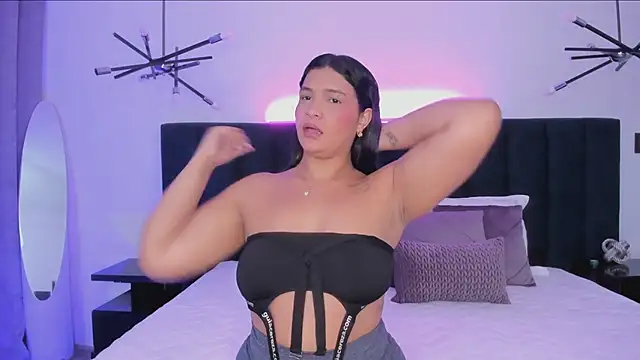 Snapshot of alaia7h chatting on March 2, 7:43 pm alaia7h online show from March 2, 7:43 pm