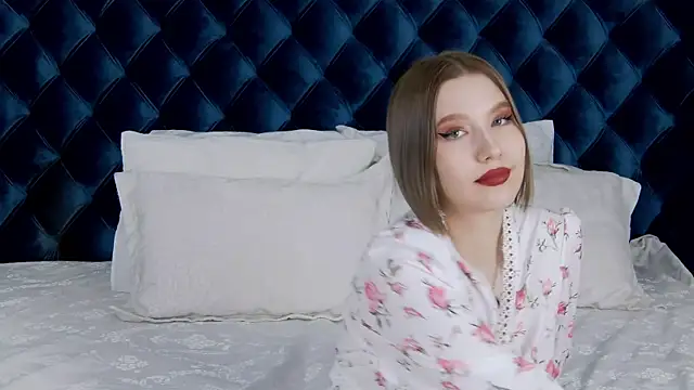 LiliLinn online show from January 24, 2:19 pm