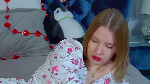 LiliLinn online show from February 17, 4:42 am