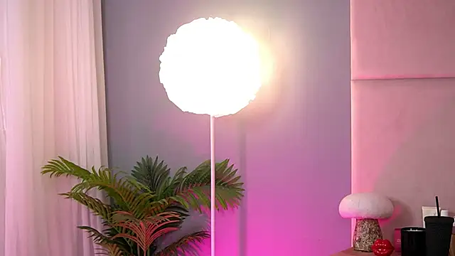 AlmaLuv online show from February 19, 4:41 am