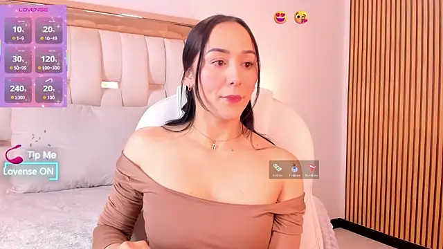 Snapshot of hazel_ross_tcw chatting on October 10, 1:43 pm hazel ross tcw online show from October 10, 1:43 pm