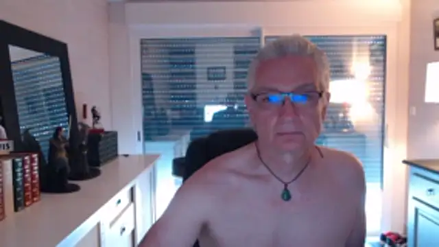 Snapshot of Goduleur69 chatting on May 28, 3:31 pm Goduleur69 online show from May 28, 3:31 pm