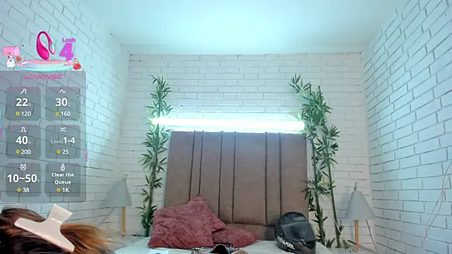 Alessia Taylorr online show from March 8, 6:05 pm