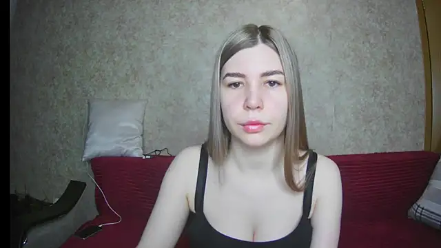 Snapshot of ElllaNuar chatting on March 11, 3:26 am ElllaNuar online show from March 11, 3:26 am