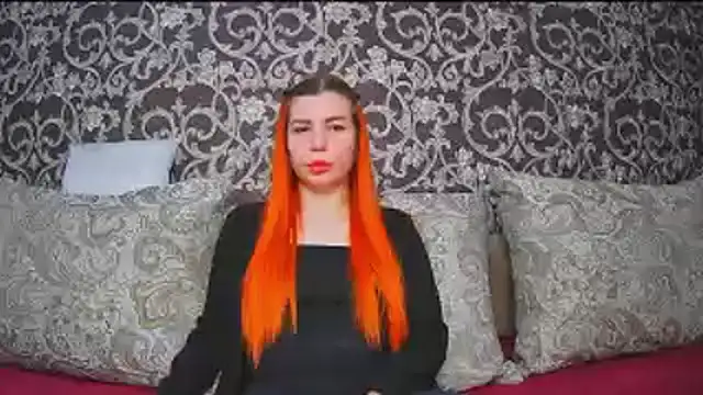 Snapshot of ElllaNuar chatting on November 12, 3:18 am ElllaNuar online show from November 12, 3:18 am