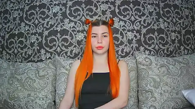 Snapshot of ElllaNuar chatting on November 17, 2:50 am ElllaNuar online show from November 17, 2:50 am