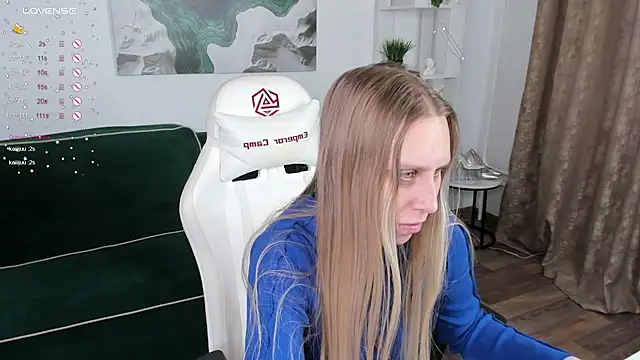 Snapshot of miissblonde chatting on March 6, 5:46 am miissblonde online show from March 6, 5:46 am