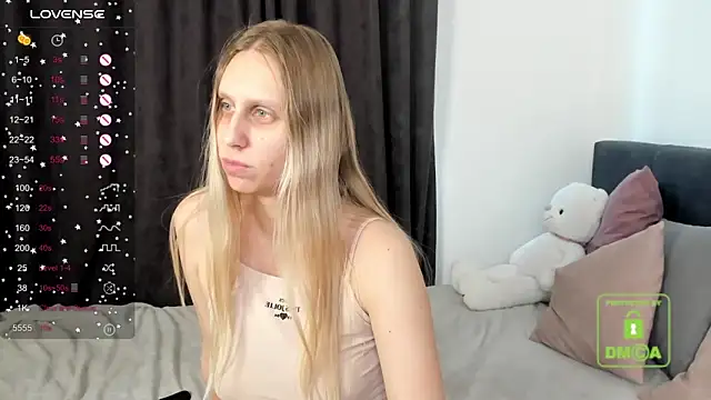 Snapshot of miissblonde chatting on March 13, 8:37 am miissblonde online show from March 13, 8:37 am