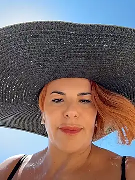 Snapshot of Selvaggia_official83 chatting on June 9, 1:45 pm Selvaggia official83 online show from June 9, 1:45 pm
