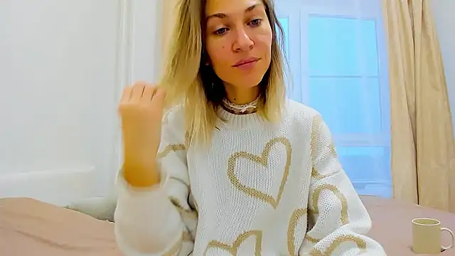 Snapshot of Mona_Cruz chatting on December 7, 6:10 am Mona Cruz online show from December 7, 6:10 am