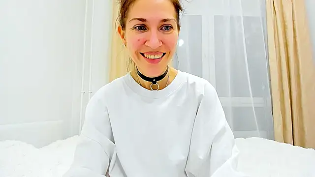 Snapshot of Mona_Cruz chatting on February 4, 9:20 pm Mona Cruz online show from February 4, 9:20 pm