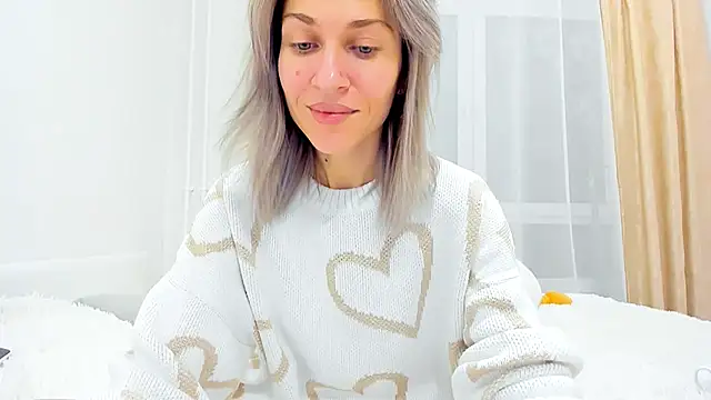 Snapshot of Mona_Cruz chatting on February 5, 8:25 pm Mona Cruz online show from February 5, 8:25 pm