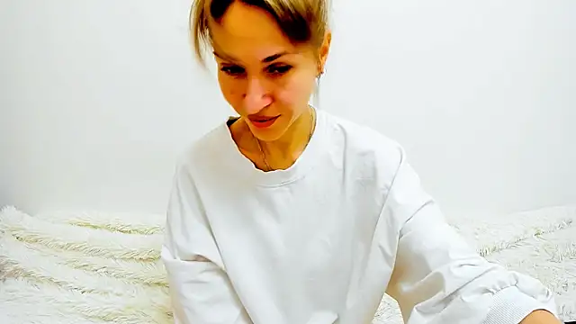 Snapshot of Mona_Cruz chatting on March 6, 8:16 pm Mona Cruz online show from March 6, 8:16 pm