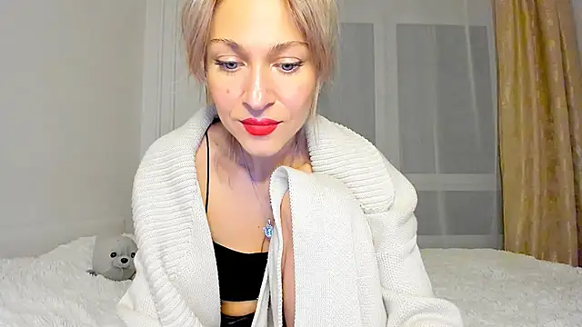 Snapshot of Mona_Cruz chatting on March 10, 7:40 pm Mona Cruz online show from March 10, 7:40 pm