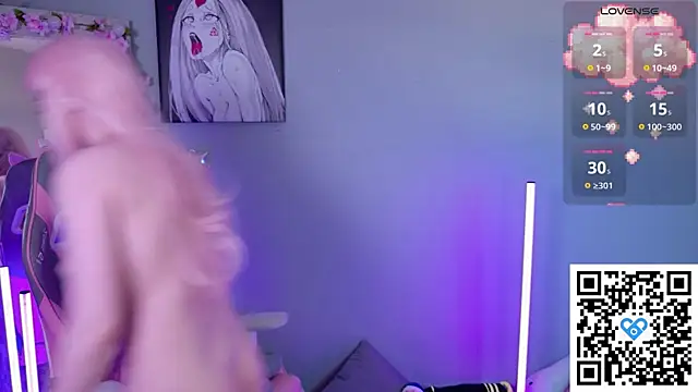 White kitty01 online show from April 25, 1:41 pm