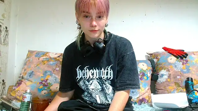 Snapshot of Sophie_Bell chatting on June 14, 7:27 pm Sophie Bell online show from June 14, 7:27 pm