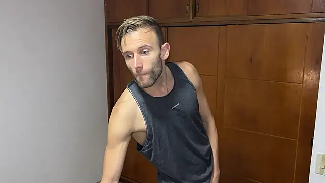 Snapshot of aquilesmade chatting on December 29, 4:19 pm aquilesmade online show from December 29, 4:19 pm