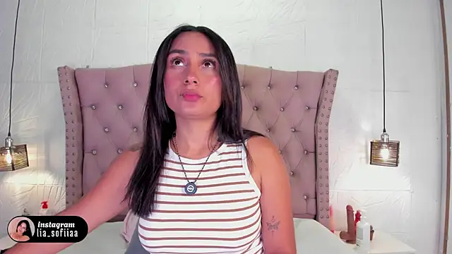 Snapshot of lia_sofiia chatting on May 2, 9:03 am lia sofiia online show from May 2, 9:03 am