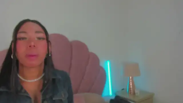 Nicole Paradise online show from April 10, 12:54 pm