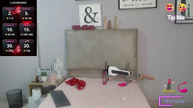 Snapshot of SophiaMeyerst chatting on April 24, 3:14 pm SophiaMeyerst online show from April 24, 3:14 pm