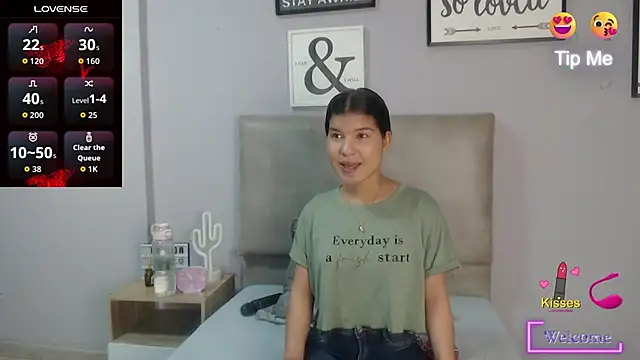 Snapshot of SophiaMeyerst chatting on May 2, 12:54 pm SophiaMeyerst online show from May 2, 12:54 pm