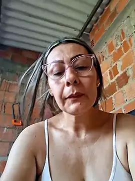 Snapshot of Mia-funny20 chatting on May 10, 8:14 pm Mia-funny20 online show from May 10, 8:14 pm