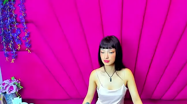 Aurora 18 online show from December 6, 2:28 pm