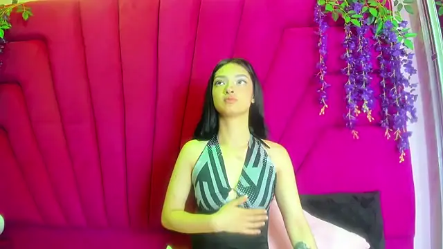 Aurora 18 online show from October 15, 2:39 pm