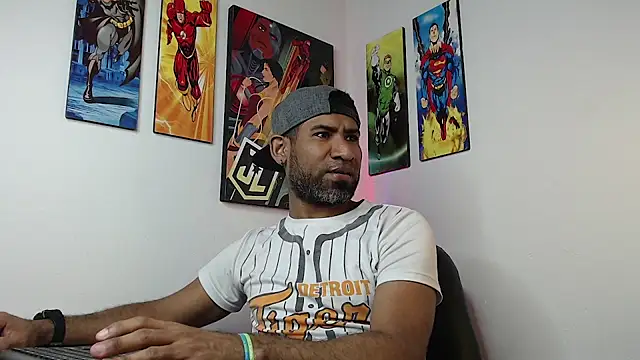 Enriblack92 online show from January 17, 1:25 am